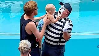 HILARIOUS Tom The SeaWorld Mime (ARRIVE EARLY)