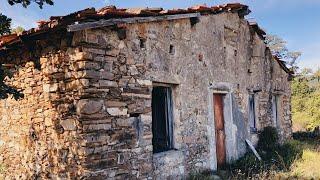 #01 We bought an abandoned stone house in Italy to renovate  (sub. it/fr/eng)