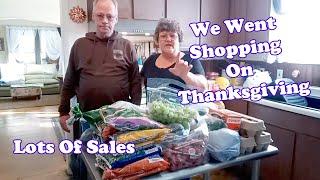 We Went Shopping On Thanksgiving | Lots Of Sales