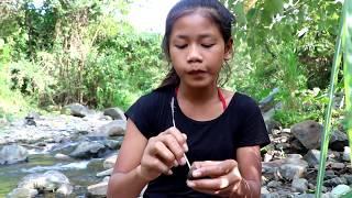 Survival skills: Finding small snail & grilled for food - Cooking small snail eating delicious #25