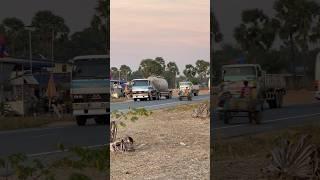 Cement Truck Trailer vs Heavy Truck Driver on the road #heavytruck #automobile #heavyvehicle #truck