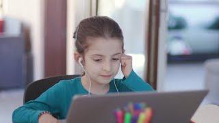 Kids struggling with online learning? Here are 4 easy tips to keep them focused