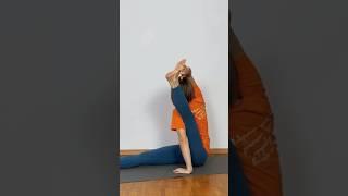 Поза компаса,вытяжение и скрутка #хатхайога #йога #йогавидео #асаны #йогаонлайн #йогауроки