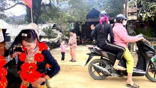 Mother said goodbye to her daughter to go with the rest of the team to perform at a local festival.