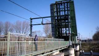 Brugopening Noord-Hollandskanaalspoorbrug Ophaalbrug/ Drawbridge/ Pont Basculant/ Zugbrücke Alkmaar