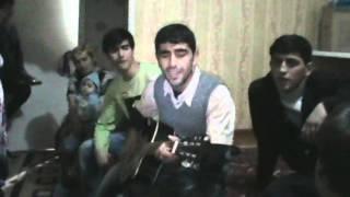 Смотреть всем !!!!!! Таджик классно играет на гитаре и поёт !!!!!!
