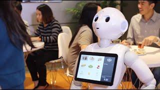 Робот-официант SoftBank Robotics