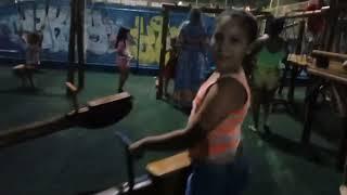 diversão e brincadeira na pracinha com Sophia e Davi