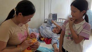 Hoang and Nga went down to visit their mother and child, who had just given birth and had a fat
