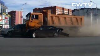 Самосвалы на дорогах / Tipper trucks hit the road