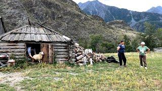Village sans routes à la frontière de la Mongolie, Chine et du Kazakhstan. Comment vivent les gens?