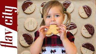 Rose Makes Christmas Cookies #shorts