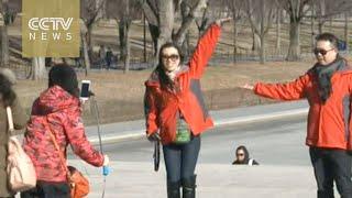 Chinese tourists being asked to mind their manners