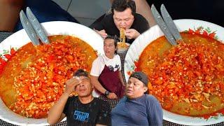 GILA !! MAKAN MIE SPICY LAKSA AMPE NANGIS,,RAWIT MENTAH SEMUA MEN !!