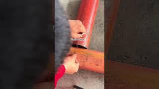 Measurement process using chalk and thread to cut the pipe