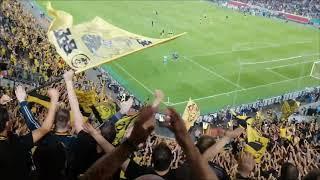 BVB Fans feiern Kevin Großkreutz nach dem Pokalspiel / KFC Uerdingen - BVB (0:2)