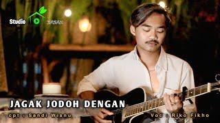 Riko Fikho - JAGAK JODOH DENGAN (Acoustic Version Cover )