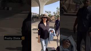  ”Pehle main check-in kar lu?”🫠 Preity Zinta seen flying outta Mumbai.#preityzinta #bollywood
