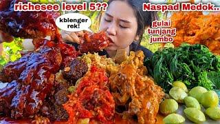 EAT SPICY RICHEESE CHICKEN, JUMBO RICE, TUNJANG GULAI, RAW LALAPAN, YOUNG JENGKOL