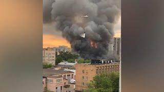 Огонь охватил 4 тысячи квадратных метров. Крупный пожар на складе в Москве