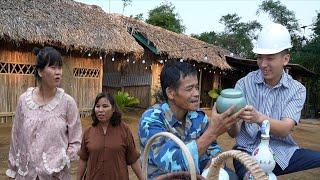 Sad News: Ms. Ha Couldn’t Find Thuy’s Family, But Tuan Brings Joy to Grandpa / SUNG A PAO