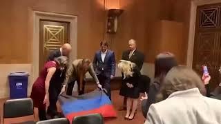 A video of Ukrainian volunteers trampling on the flag of the DPR in the U.S. Congress appears online