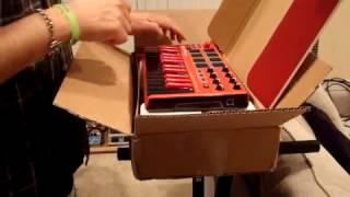Akai MPK mini mkII in Red, Unboxing and first impressions.