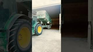 #clovergold #clover #crop #crops #johndeere #johndeeretractor #davidbowie #shed #nz #farming #agri