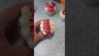 Cupcake Piping Technique Tutorial| Buttercream| Decorating techniques and Ideas| Flowers| Rose|viral