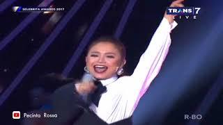 Rossa feat. Soundwave - Firework (Selebrita Awards 2017)