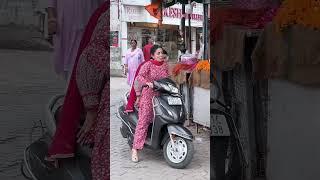 Gurkirat Randhawa ne chalayi scooty  #shorts #viral #fanpage #inderkirat