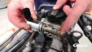 Exchange of a defect control valve, camshaft adjustment for Audi A1, VW Golf