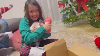 Gifts Opening- Christmas 2022/ Franzi Helminger