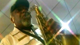 Man leaves career in justice for jazz Music (video)