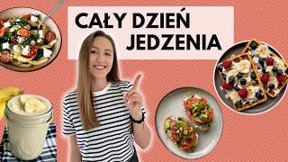 CO JEM W CIĄGU DNIA?  FOODBOOK 1900 KCAL