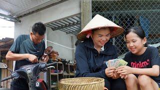 Mi Nhi harvested jackfruit to sell. Mr. Vuong went to work far away and missed Mi Nhi very much.