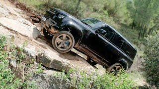 Land Rover DEFENDER V8 (2024) Off Road Test