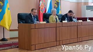 Салмин пояснил, почему подрядчик не выполнил в срок поставку по установке остановочных павильонов