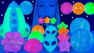 ASMR EDIBLE GLOW IN THE DARK STARS, GLOW IN THE DARK PAINT, MOON CANDY, SPACESHIP MUKBANG 먹방 꿀벌