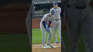 Jonah Heim INJURED his hand on this base hit