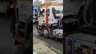 Truck accidentq || #shortfeed #youtubefeed #ytshorts #shortfeedyoutubeshorts