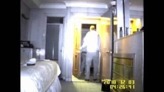 Queen Mary 12-3-2010  Ghost opens door.wmv