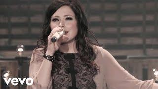 Kari Jobe - Let The Heavens Open (Live)