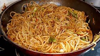 How to make veg noodles | Veg Chowmein recipe by Food Love