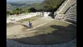 CHIARA MAGI - La Donna È Mobile - LO SPETTACOLO NELL'ANFITEATRO GRECO IN SICILIA