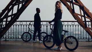 BMX Romance à la tour Eiffel