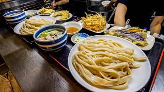 항상 손님들로 가득합니다. 부부가 운영하는 맛있는 우동 가게