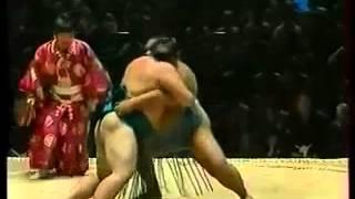 Sumo Paris Bercy 1995 - Takanonami contre Musashimaru