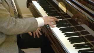 Piano Lesson on How to Play Piano Chords - the basics