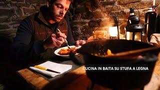 Cooking in a cabin on a wood stove: Calabrian sausage and stewed potatoes. ASMR